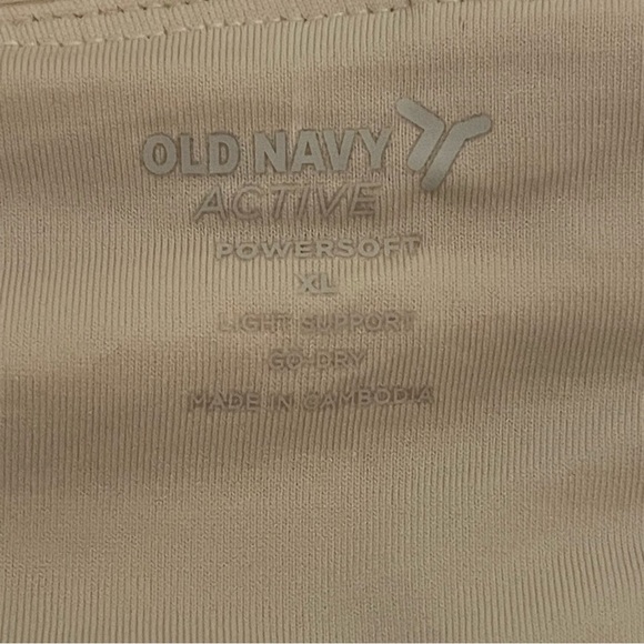 Old Navy Active cream XL crop top w/scoop neck & long sleeves built in bra - Picture 8 of 8